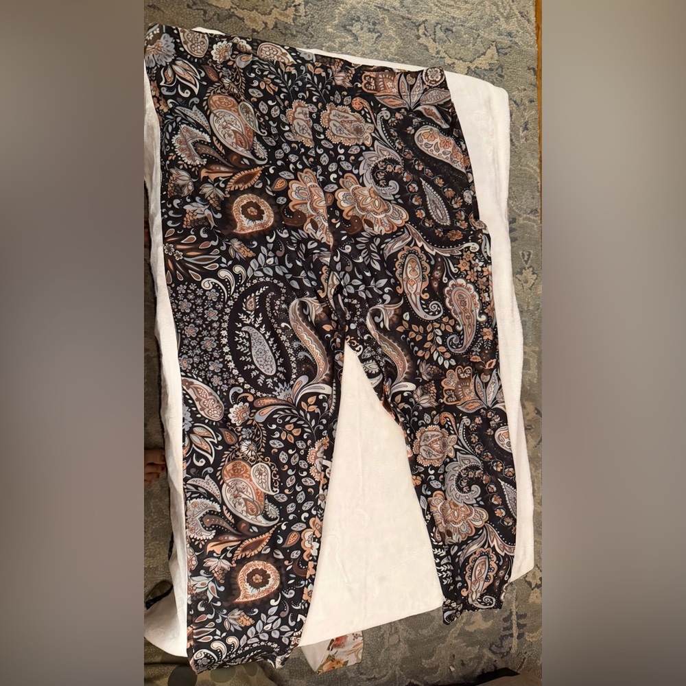 SHEIN Curve Paisley Print Leggings